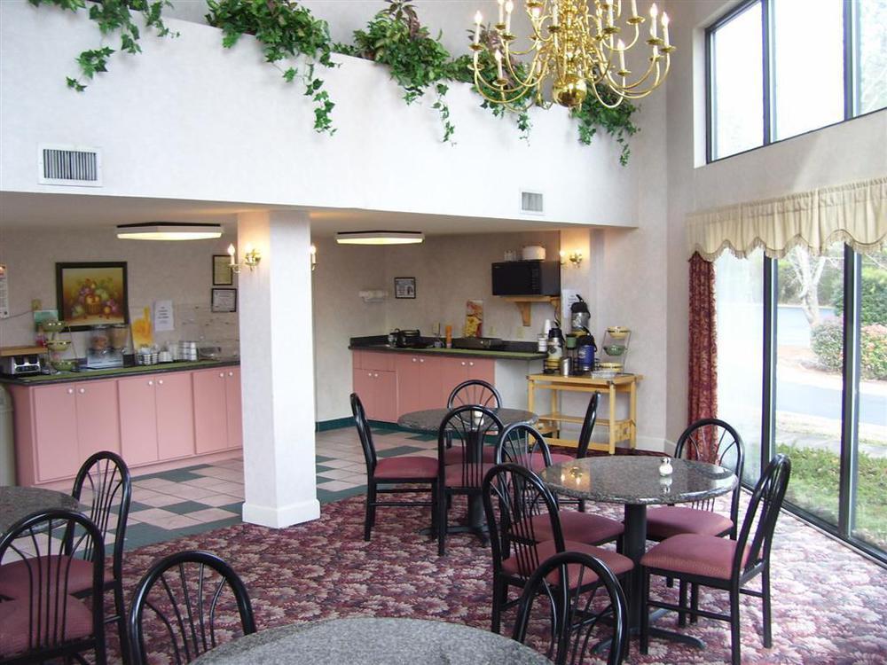Quality Inn Commerce At I-85 Restoran gambar